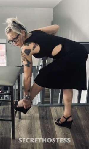 35 year old Escort in Bradenton FL Blonde bombshell