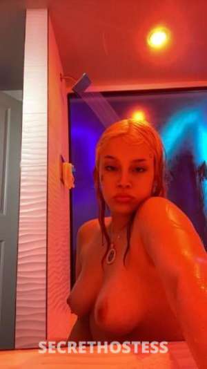 21 year old Escort in Toledo OH Upscale Blonde