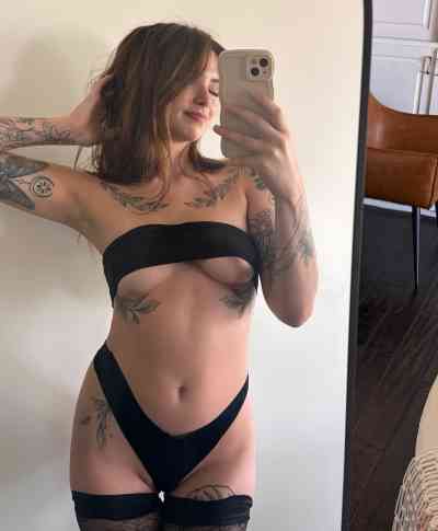 24 year old Escort in Bicester Unforgettable Pleasure The Ultimate Sex Adventure Awaits