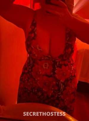 Curvy BWW Cougar * Role Play * Sensual Sessions * Great Rubs in Edmonton