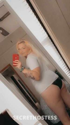 25 year old Escort in Wichita KS Blonde Hair Blue Eyed Treat