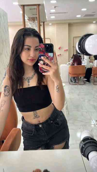 30 year old Escort in Bar Add me on Snapchat: mellisaander101