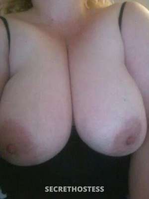 COUGAR CUMSLUT MILF, West Beach in Adelaide