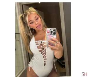 22 year old Escort in Bournemouth, Christchurch and Poole Ema party girl Best services .., Independent
