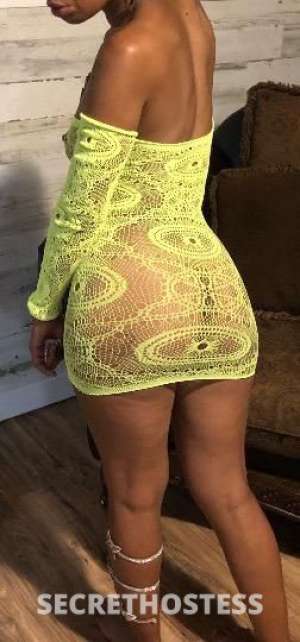 20 year old Escort in Rochester NY .slim . New in Town.Coochie Pink Booty Hole Brown