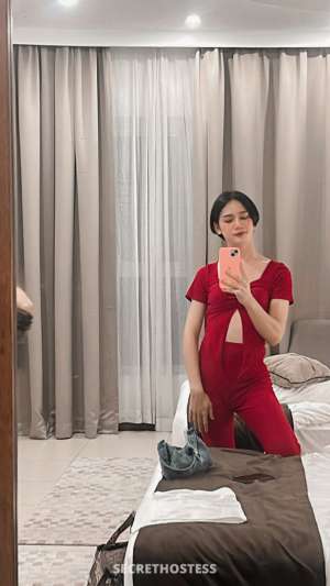 19 year old Asian Escort in Al Manama Meena Th Bigcock, masseuse