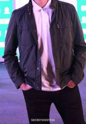 Raavan, Male adult performer in Navi Mumbai