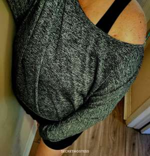 36 year old Caucasian Escort in Kitchener I Need A COCK-tail. Hold The Tail