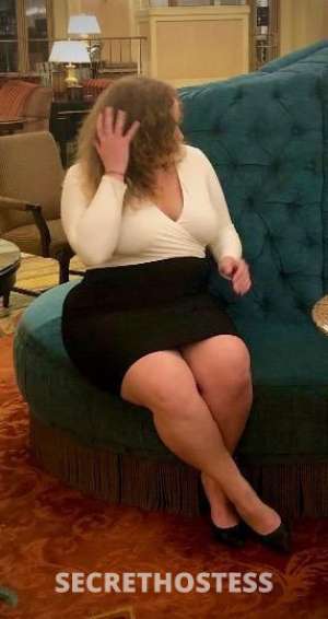 28 year old Escort in San Francisco CA naturally curvy redhead in bay area