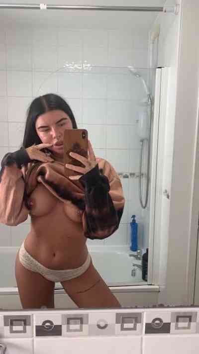 I’m melissa a professional escort I'm available on snap: @ in Apple Valley CA