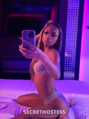 22 year old Escort in Treasure Coast FL Cream ?or Squirt ?Famous Slut??But for You I'll be Your
