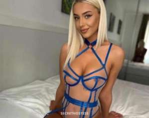 23 year old Latino Escort in Crawley Brighton Vanessa?hot chocolate 247