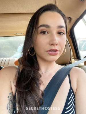 27 year old Escort in Palm Springs CA Dm me for that juicy