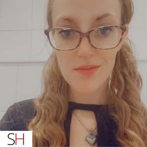 28 year old Caucasian Escort in Kelowna Horny little nympho ready to PLEASE YOu