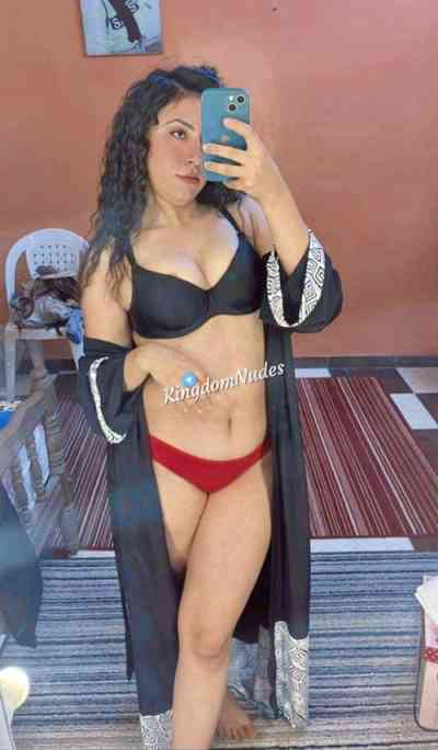 21 year old Escort in Alexandria Mayadh