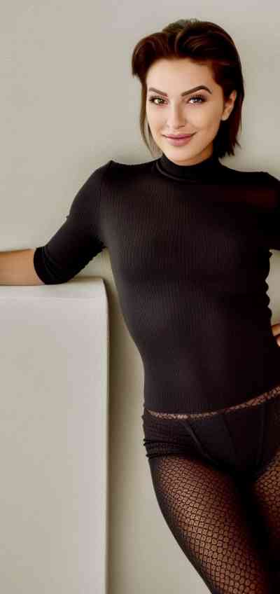 44 year old Australian Escort in Melbourne Melbourne High Class Escort Miss Hunter