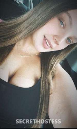 22 year old Escort in South Jersey NJ oiling my body so you can feel me
