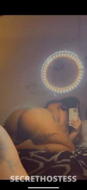 25 year old Escort in Mobile AL christmas deals !! lets cum together . 2 girls available