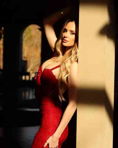 31 year old Escort in Maldives Manon