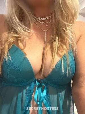 Female Escort for males, couples available for outcalls  in Sydney