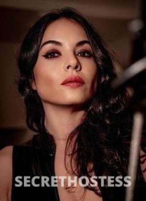 36 year old French Escort in Berlin Deborah Danger – Spanish masseuse in Berlin