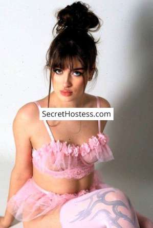 19 year old Caucasian Escort in Paris Niki, Agency