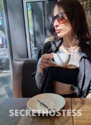 30 year old American Escort in Berlin Penelope Sweet Tornado – Argentinean escort in Berlin