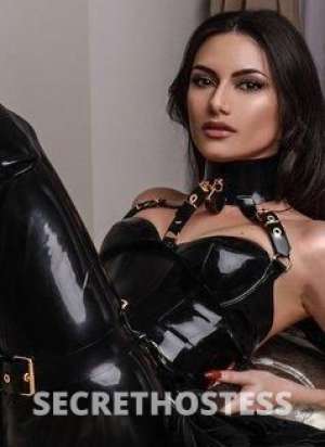 MISTRESS VIXEN NOIR  BDSM  Brazilian dominatrix in Berlin Femdom Berlin