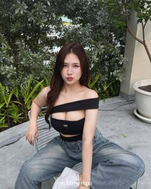 23 year old Asian Escort in Bali Clara, escort