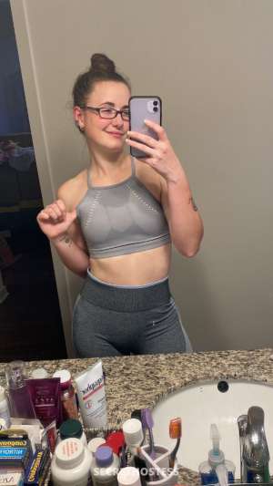 26 year old Escort in Erie PA Always ready and seeking discreet no strings sex encounters