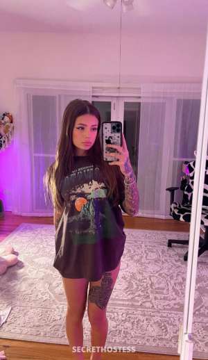 I’m available sweetie 💧🫣. I’m free for both incall in Pierre SD