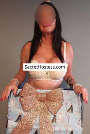 52 year old Caucasian Escort in London Bonnie, Agency