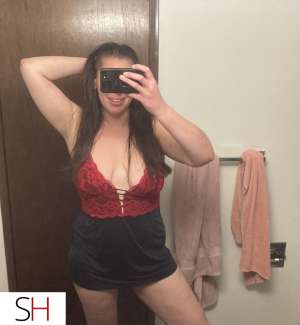 Come Warm Up . Sweet Brunette in Strathcona County