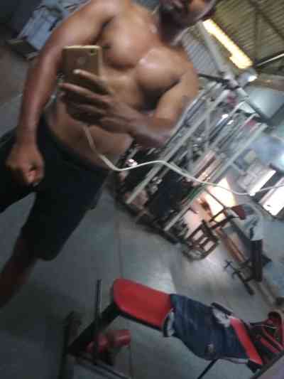 28 year old Escort in Kolkata I am Independent Vicky call boy in Kolkata