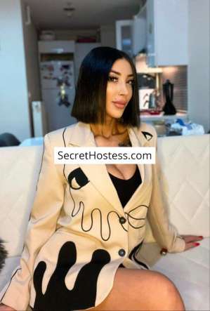 Özge, Agency in Pattaya