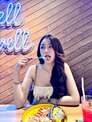 Lulu Escort 170CM Tall Honolulu HI Image - 2