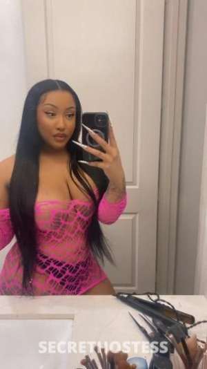 Tee available for incalls/outcalls 📞📲 pretty and thick in Salina KS