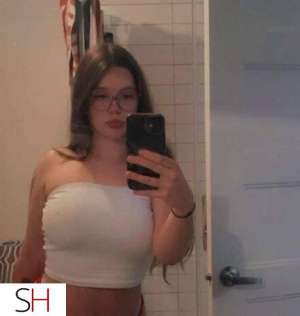25 year old Caucasian Escort in Drummondville ptite cochone full service tu veux t’amuser