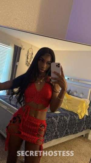25 year old Escort in Wilmington DE Chocolate ?and Petite ?