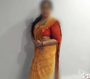 29 year old Indian Escort in Birmingham Hi I'm Madhavi New To Birmingham tamil girl, 