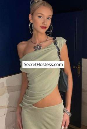 18 year old Caucasian Escort in Dubai Maryana, Agency
