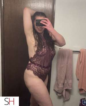 Sassy Brunette Come Warm Up in Strathcona County