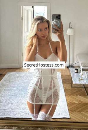Mia, Agency in Courchevel