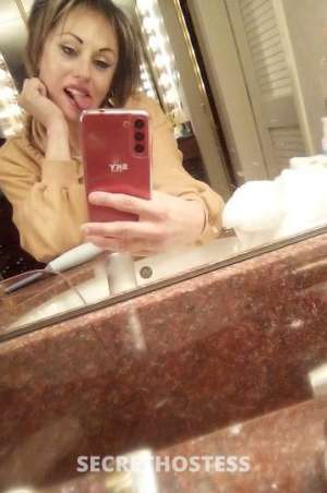 33 year old Escort in San Diego CA 5* top notch bombshell cum see