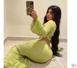 22 year old Pakistani Escort in Slough Frist day în slough party Pakistani the best services, 