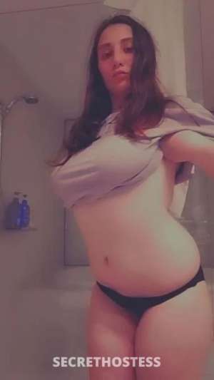 23 year old Escort in Gold Coast Looking for sugar daddy one off payment willing to do 