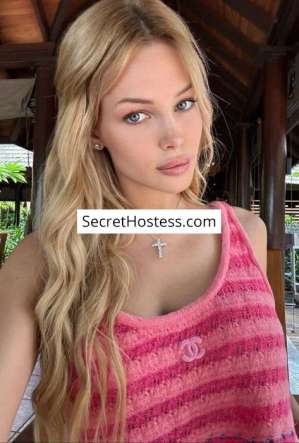 22 year old Caucasian Escort in Paris Monica, Agency