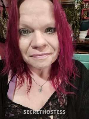 40 year old Escort in Cincinnati OH Do you you have any odd jobs around the house that needs to 