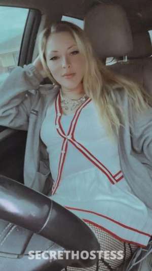pretty lil blonde in Salina KS