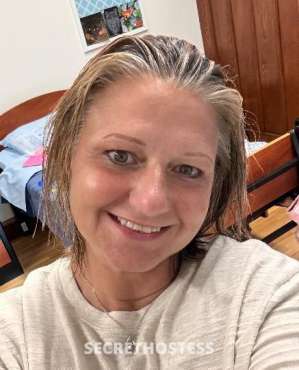 Hot sexy blonde with big titties and ass in Cape Cod MA